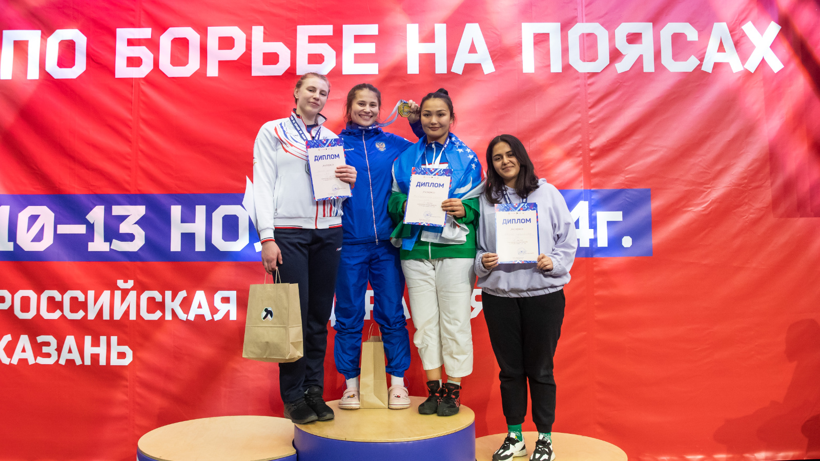 Борцы из Татарстана завоевали 11 медалей Чемпионата Мира Борцы из Татарстана завоевали 11 медалей Чемпионата Мира