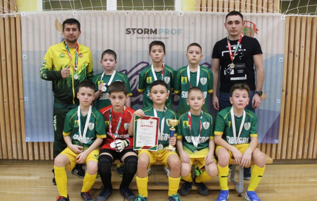 Спортсмены Высокой горы - сильнейшие в футзале