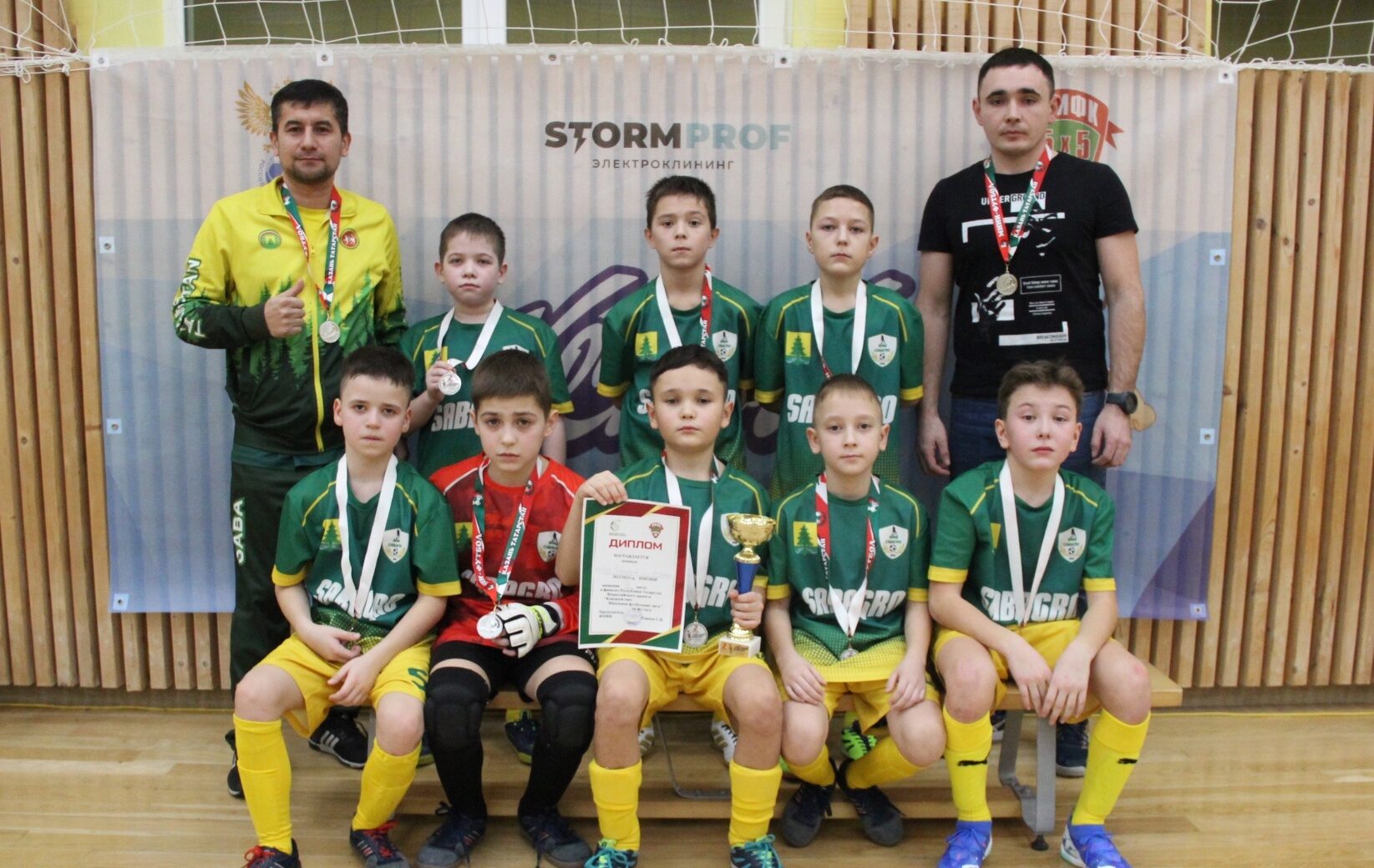 Спортсмены Высокой горы - сильнейшие в футзале Спортсмены Высокой горы - сильнейшие в футзале