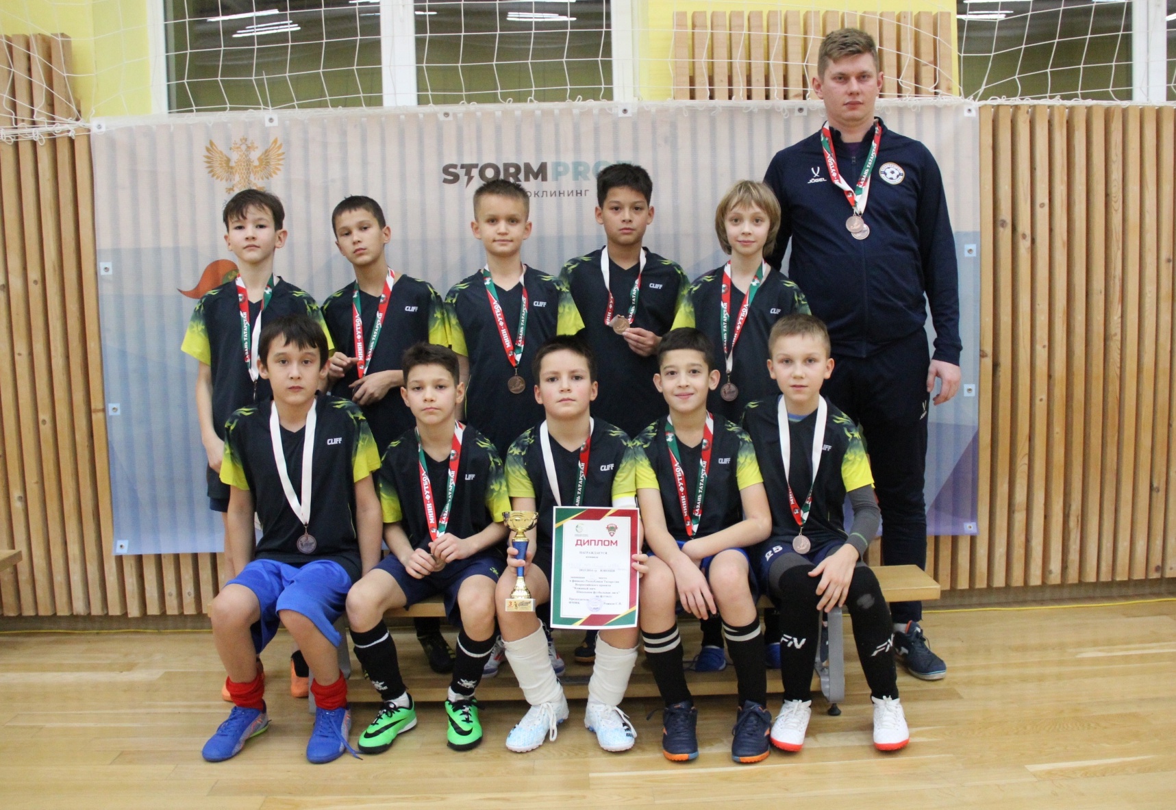 Спортсмены Высокой горы - сильнейшие в футзале