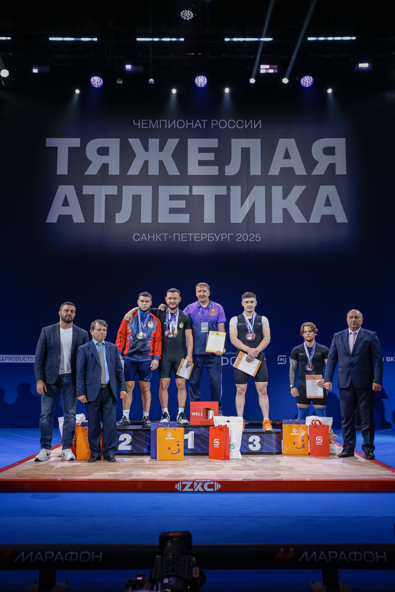 Чемпионат России по тяжелой атлетике: полный комплект медалей Чемпионат России по тяжелой атлетике: полный комплект медалей