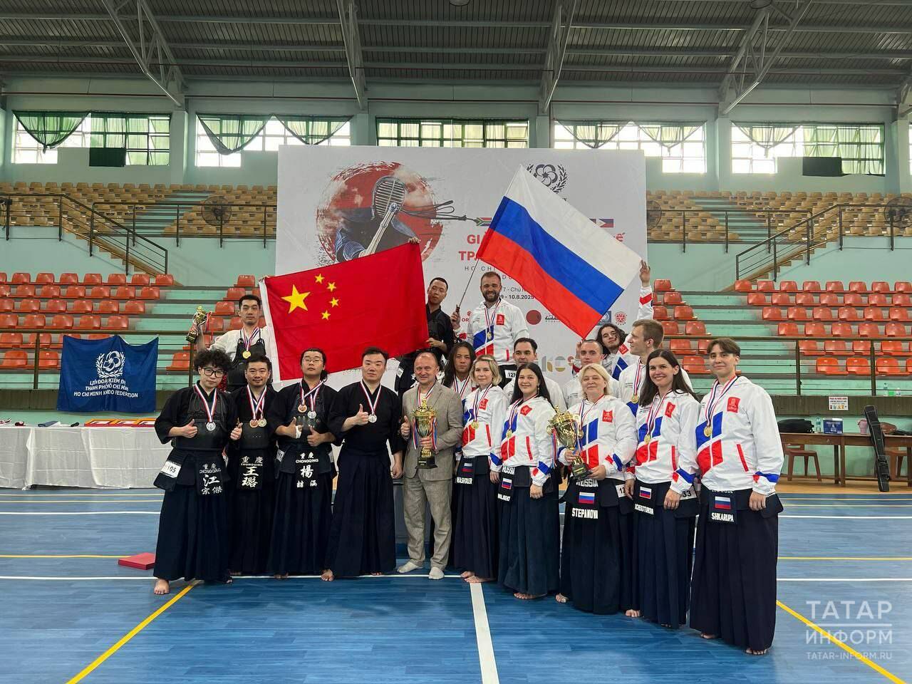 Спортсмены из Татарстана на пьедестале Чемпионата по кендо Спортсмены из Татарстана на пьедестале Чемпионата по кендо